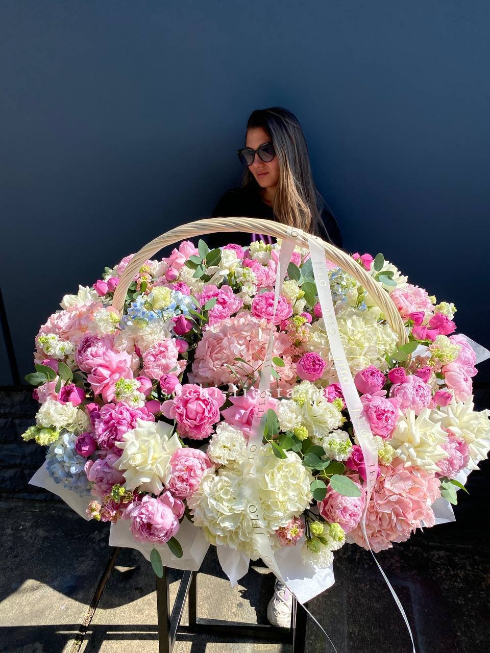 Премиум цветочная корзина в Щёлкове