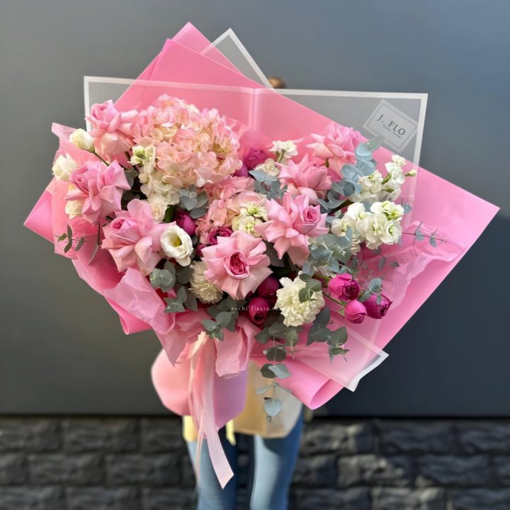 Дизайнерский букет №25 с доставкой в Щёлкове