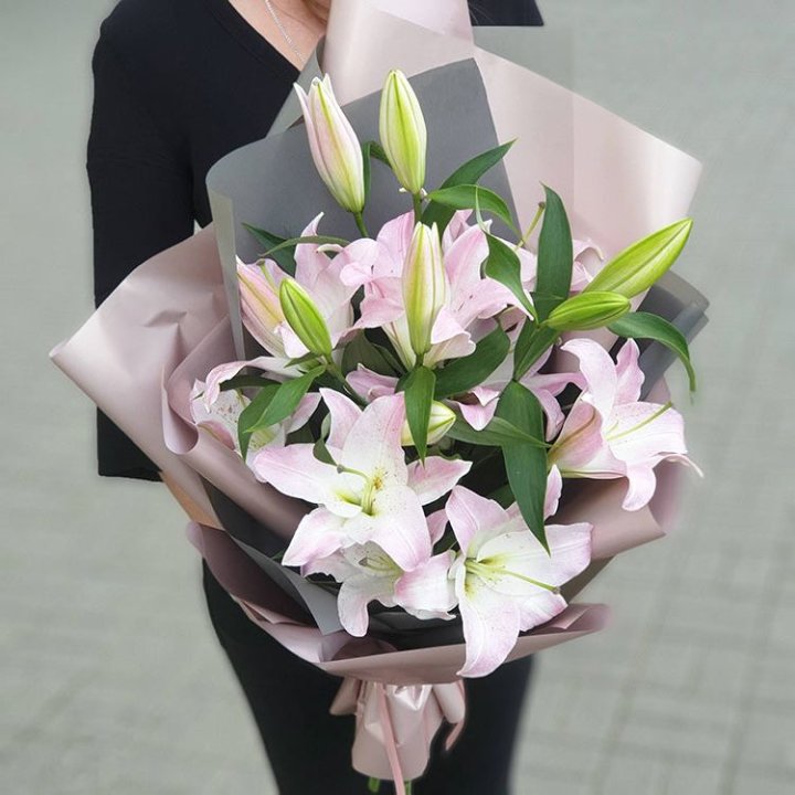 Букет розовых лилий в Щёлкове