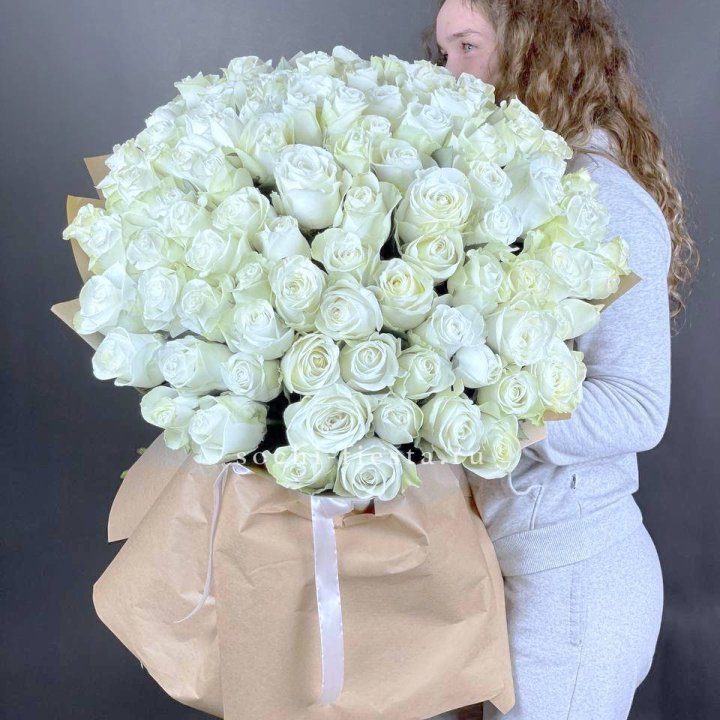 101 белая высокая импортная роза в Щёлкове