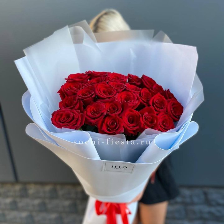 25 высоких роз  в Щёлкове