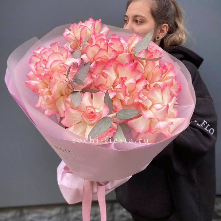 9 французских роз Джумилия в Щёлкове