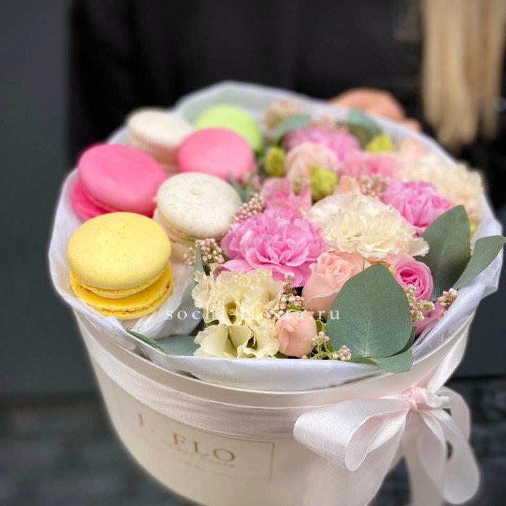 Бокс с макаронс "Тендернес" с доставкой в Щёлкове