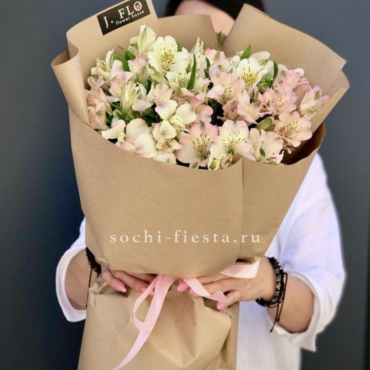 17  альстромерий в крафте в Щёлкове