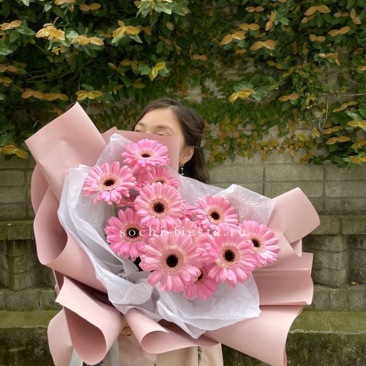 13 розовых гербер в Щёлкове