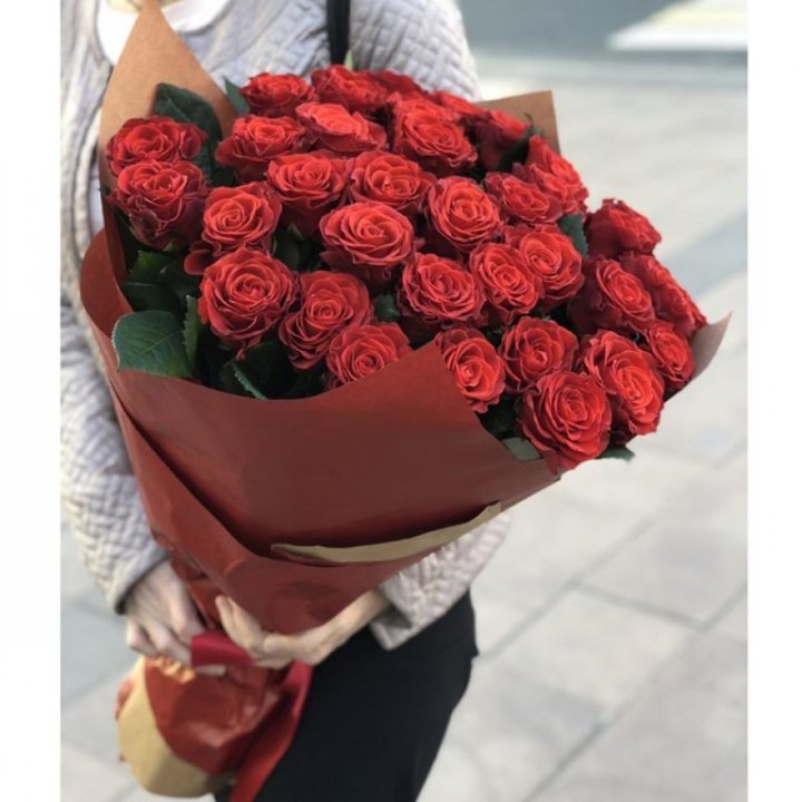 29 высоких роз  в Щёлкове