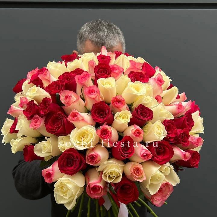 101 разноцветная роза "Джули" в Щёлкове