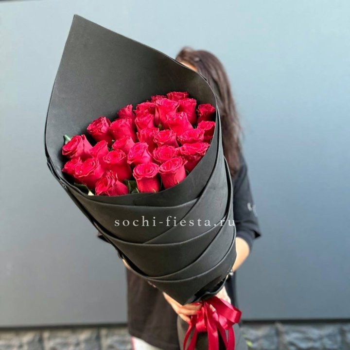 25 высоких красных роз в Щёлкове