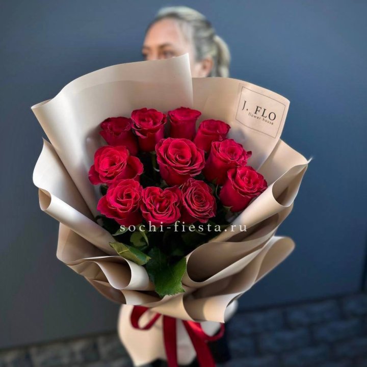 Букет красных роз "Наоми" с доставкой в Щёлкове