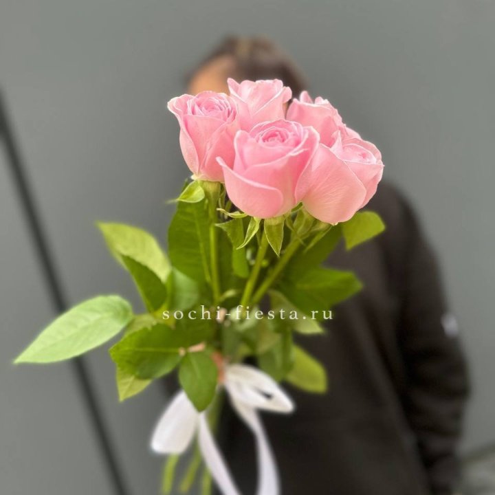 Букет 5 розовых роз  в Щёлкове