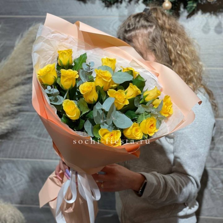 15 желтых роз в Щёлкове